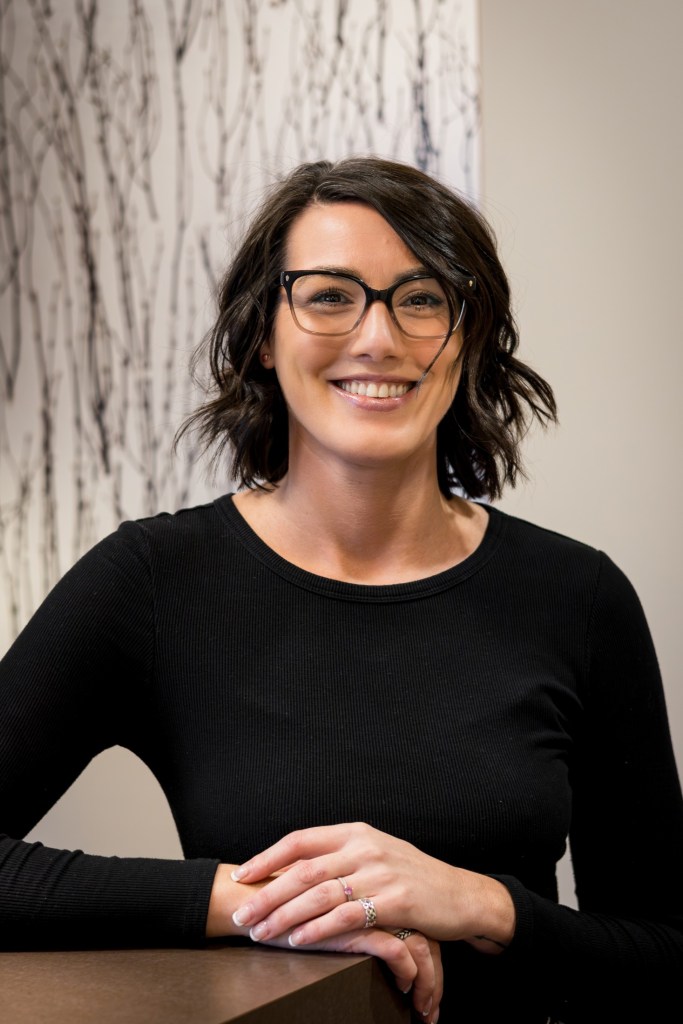 Mia – Dental Assistant